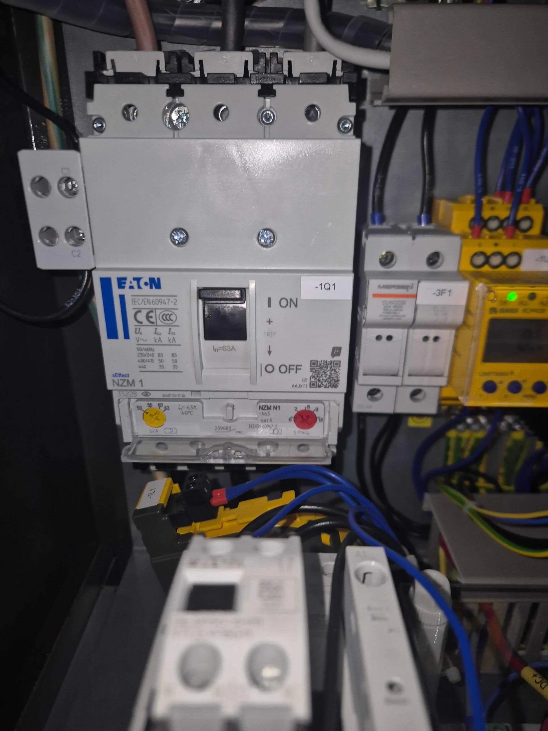 Nye regler for elbillading: Stikkontakt er ikke lenger lov